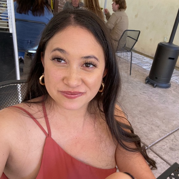 Meet your Posh Ambassador, Emma 💁🏻‍♀️ - Picture 10 of 12